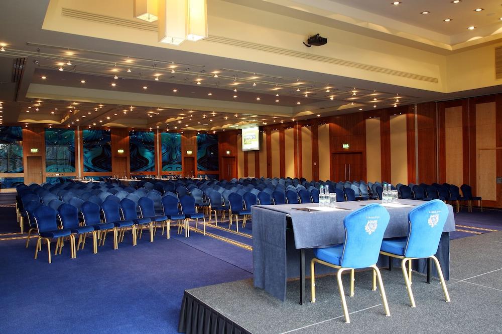 Lough Rynn Castle Hotel Mohill Exterior foto