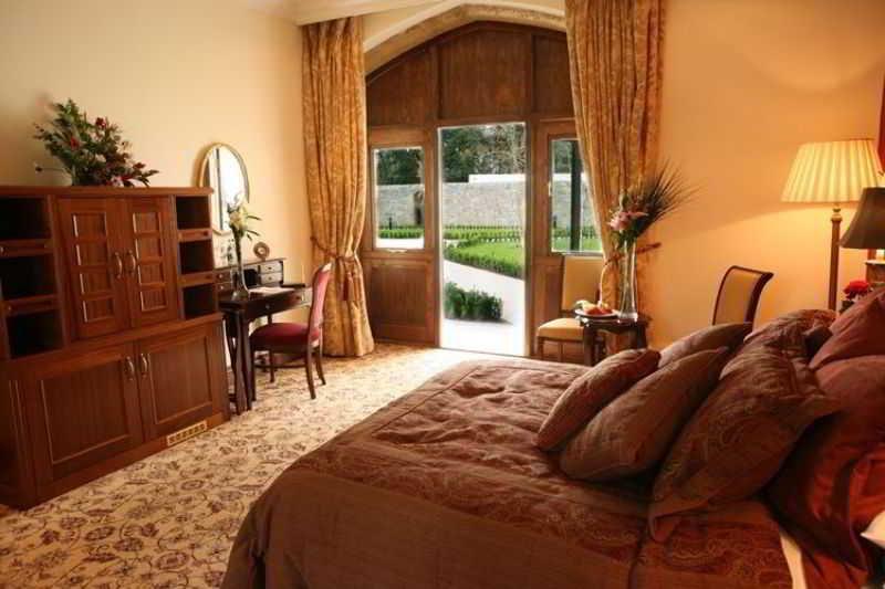 Lough Rynn Castle Hotel Mohill Exterior foto